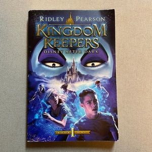 📚2/$6 Disney After Dark #1 in Kingdom Keepers…